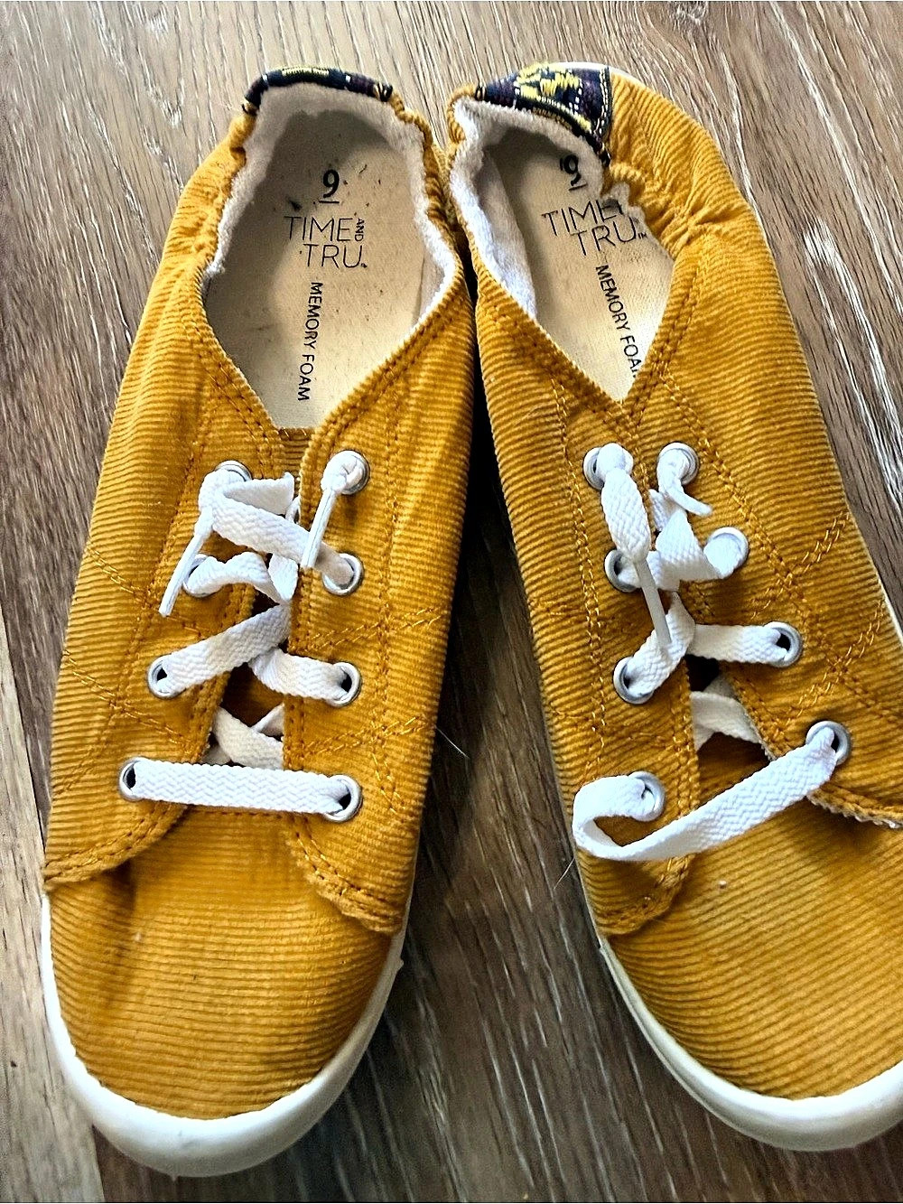 Tine And True Corduroy Sneakers in Yellow & White US 9